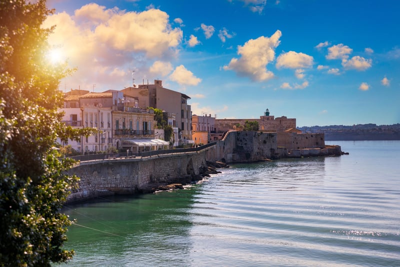 shutterstock_1995986411-min